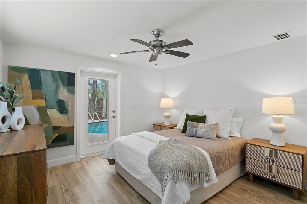 合同活跃: $1,080,000 (5 贝兹, 3 浴室, 3282 平方英尺)