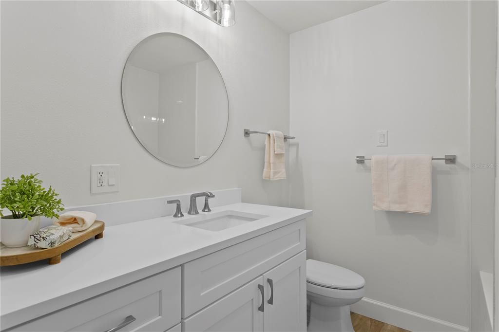 合同活跃: $1,080,000 (5 贝兹, 3 浴室, 3282 平方英尺)