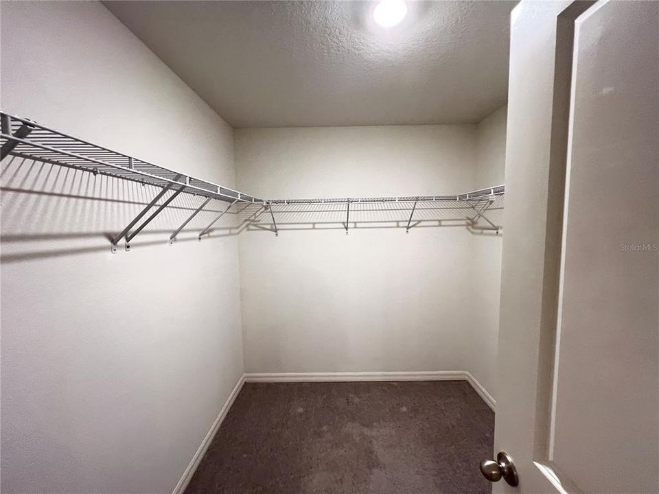 For Rent: $1,899 (4 beds, 2 baths, 1828 Square Feet)