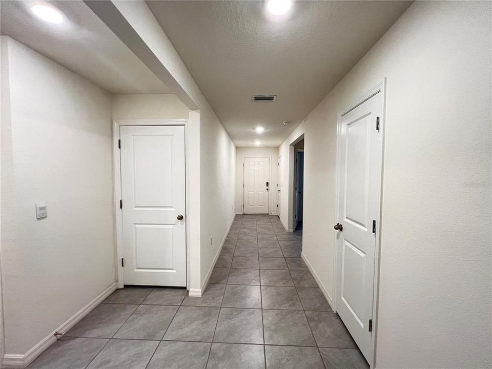 For Rent: $1,899 (4 beds, 2 baths, 1828 Square Feet)