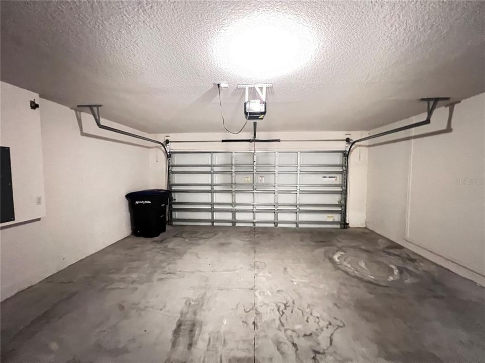 For Rent: $1,899 (4 beds, 2 baths, 1828 Square Feet)