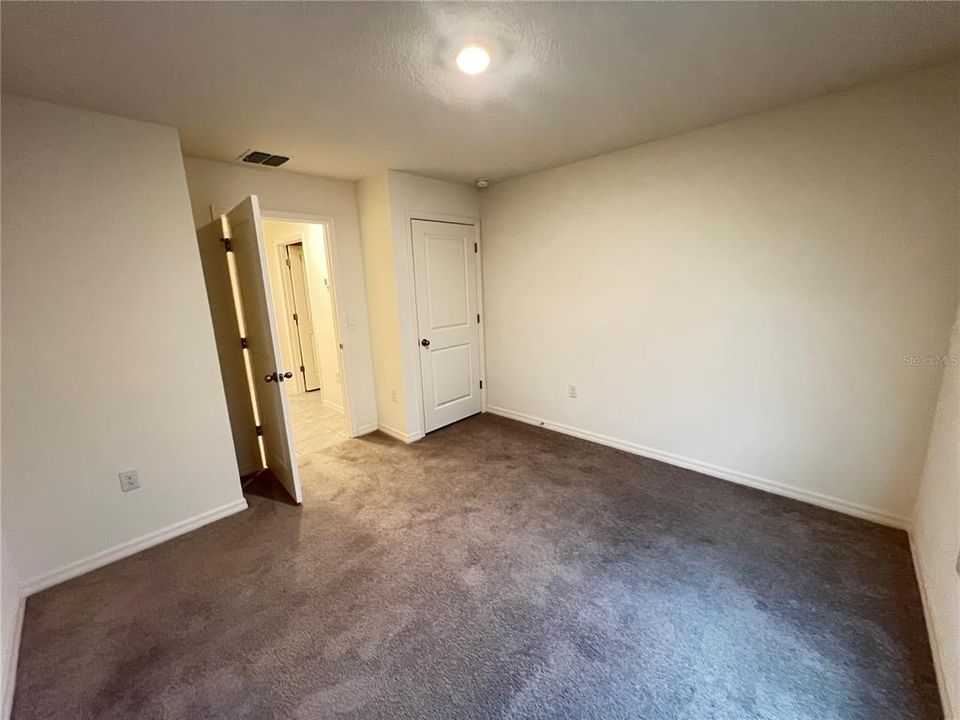 For Rent: $1,899 (4 beds, 2 baths, 1828 Square Feet)