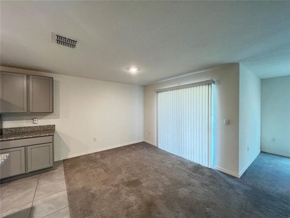 For Rent: $1,899 (4 beds, 2 baths, 1828 Square Feet)