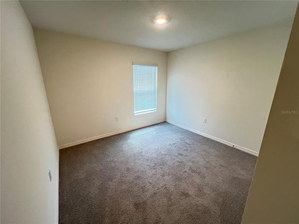 For Rent: $1,899 (4 beds, 2 baths, 1828 Square Feet)