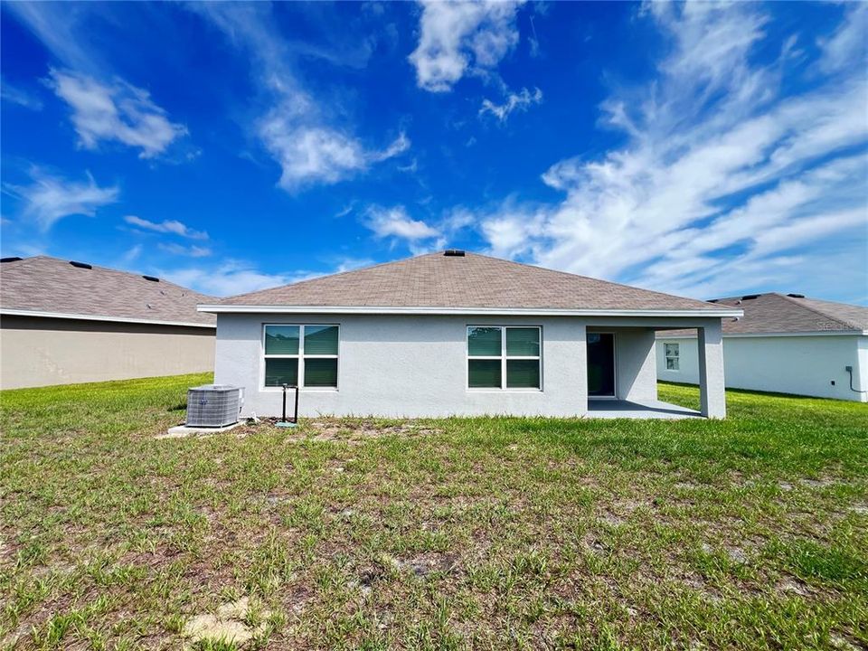 For Rent: $1,899 (4 beds, 2 baths, 1828 Square Feet)