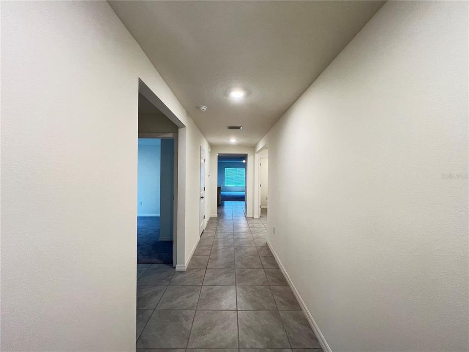 For Rent: $1,899 (4 beds, 2 baths, 1828 Square Feet)