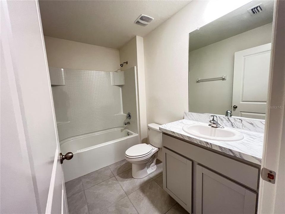 For Rent: $1,899 (4 beds, 2 baths, 1828 Square Feet)