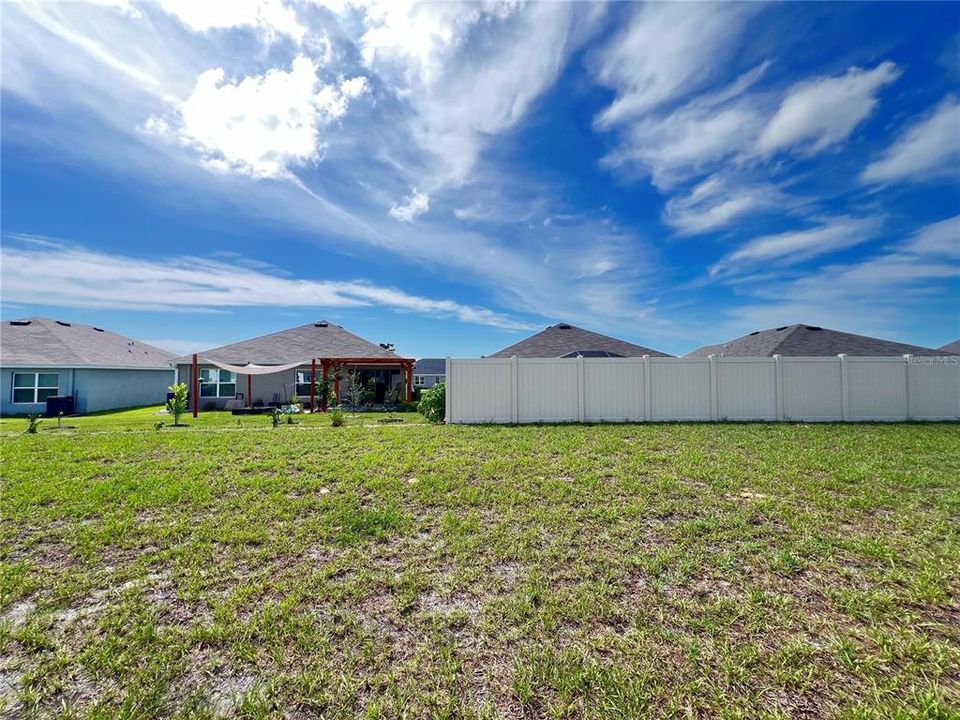 For Rent: $1,899 (4 beds, 2 baths, 1828 Square Feet)