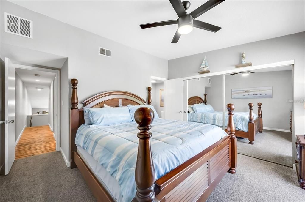 Под контрактом: $2,000 (2 спален, 1 ванн, 1190 Квадратных фут)