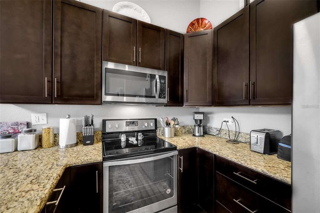 Под контрактом: $2,000 (2 спален, 1 ванн, 1190 Квадратных фут)