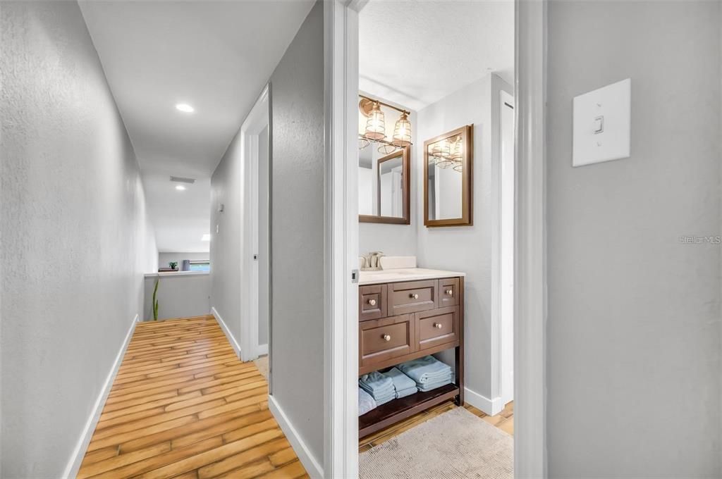 Под контрактом: $2,000 (2 спален, 1 ванн, 1190 Квадратных фут)