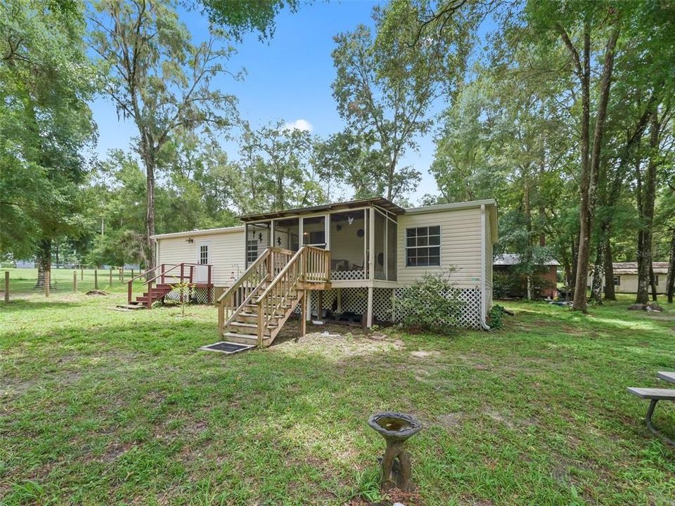 For Sale: $215,000 (3 beds, 2 baths, 1456 Square Feet)