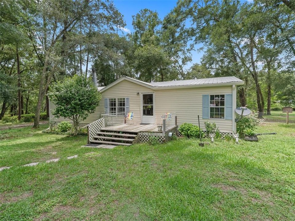 For Sale: $215,000 (3 beds, 2 baths, 1456 Square Feet)