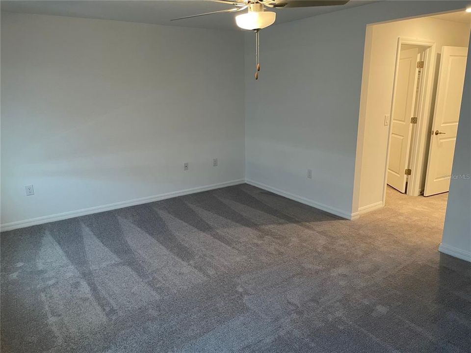 合同活跃: $1,950 (3 贝兹, 2 浴室, 1634 平方英尺)