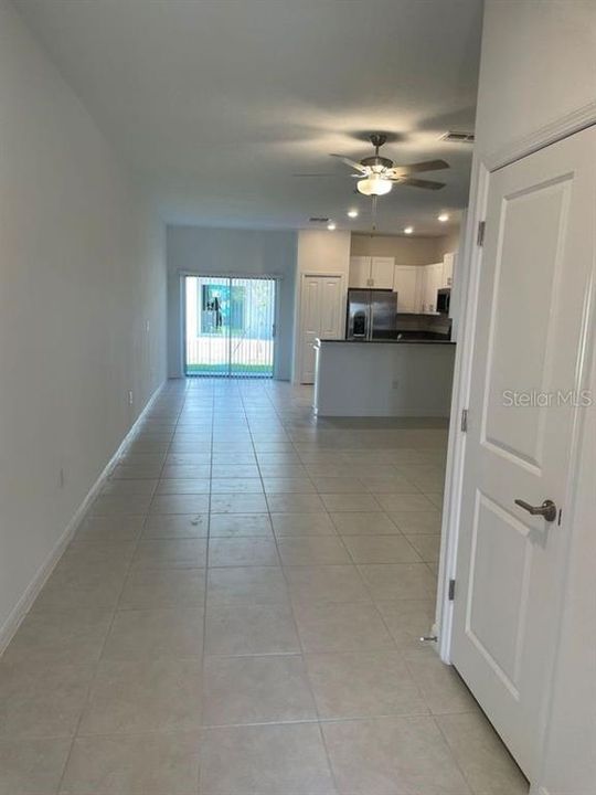 合同活跃: $1,950 (3 贝兹, 2 浴室, 1634 平方英尺)