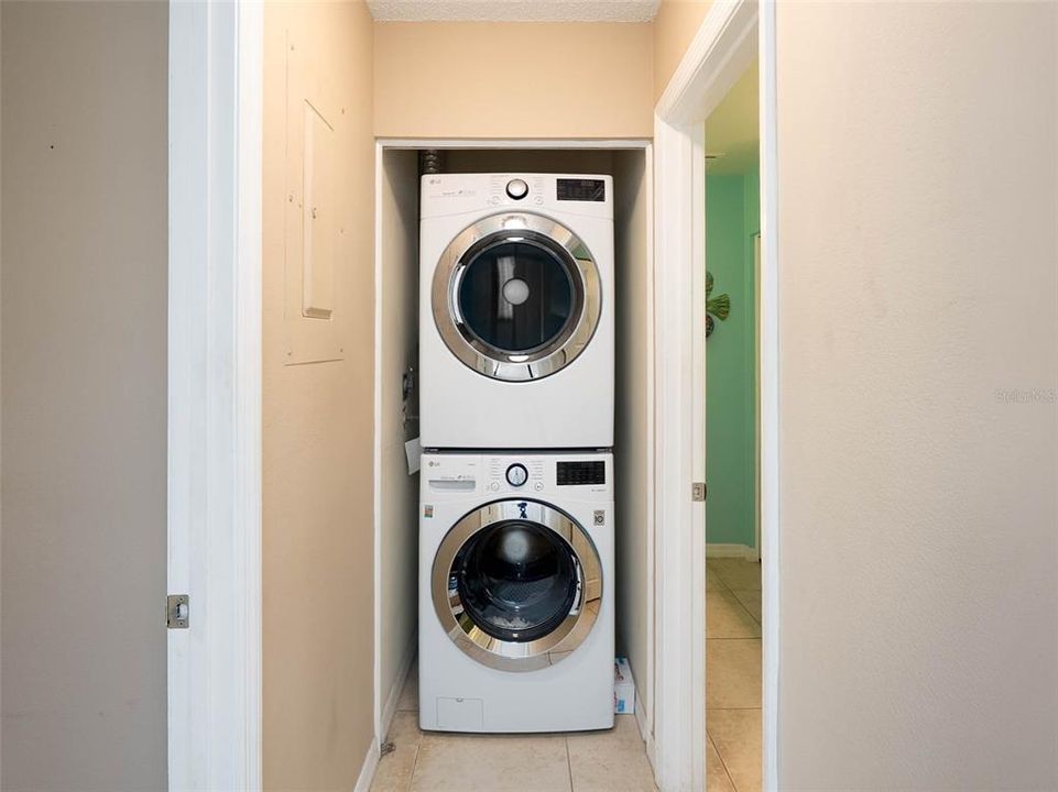 For Sale: $260,000 (3 beds, 2 baths, 1668 Square Feet)