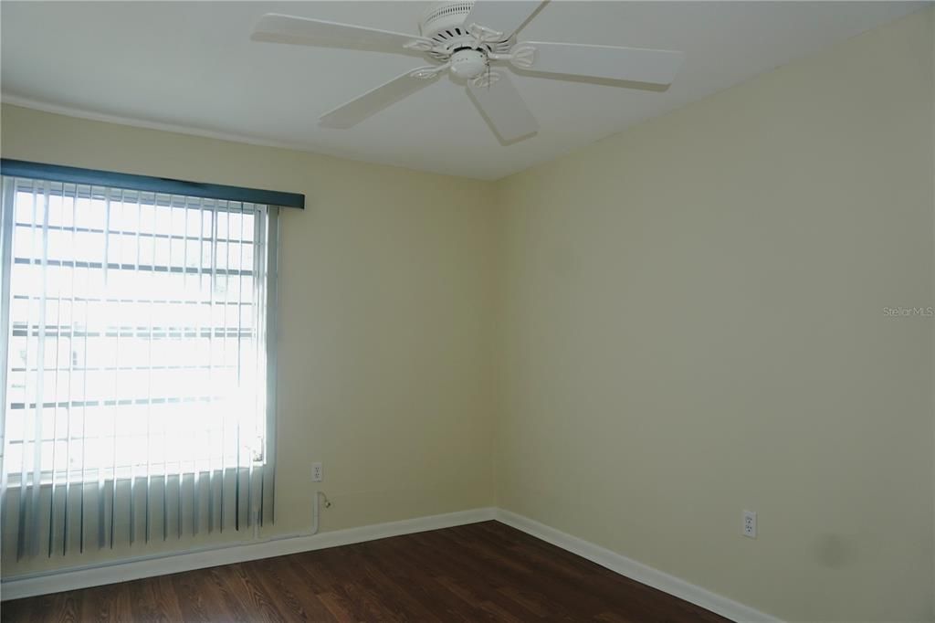 For Sale: $124,900 (2 beds, 1 baths, 768 Square Feet)