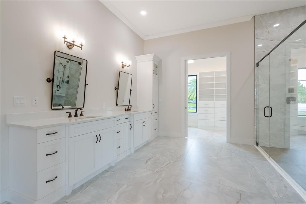 For Sale: $3,890,000 (6 beds, 6 baths, 6672 Square Feet)