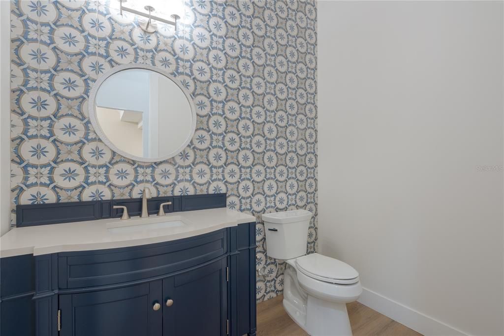 For Sale: $3,890,000 (6 beds, 6 baths, 6672 Square Feet)