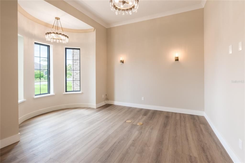 For Sale: $3,890,000 (6 beds, 6 baths, 6672 Square Feet)