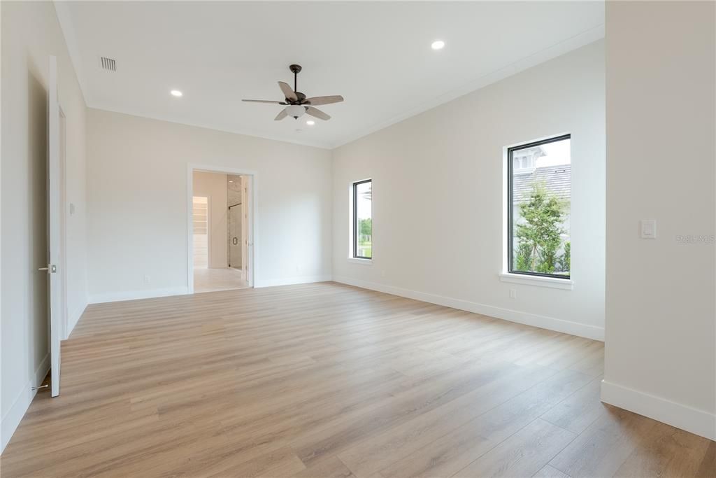 For Sale: $3,890,000 (6 beds, 6 baths, 6672 Square Feet)