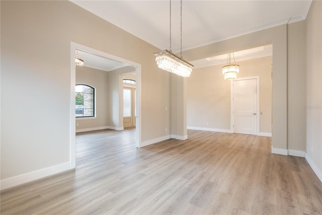 For Sale: $3,890,000 (6 beds, 6 baths, 6672 Square Feet)