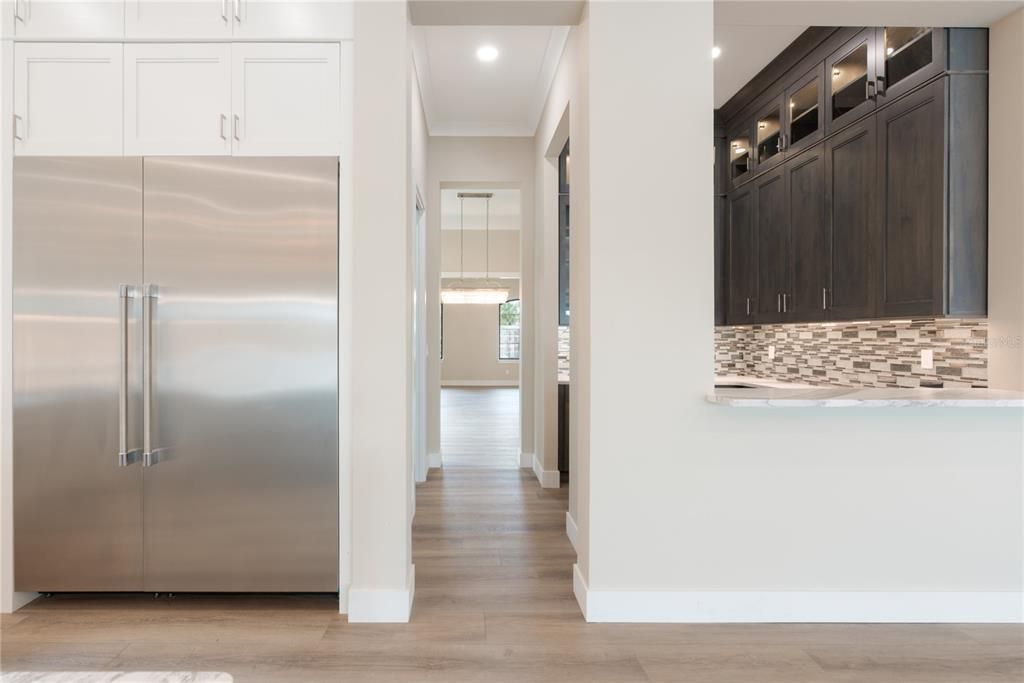 For Sale: $3,890,000 (6 beds, 6 baths, 6672 Square Feet)