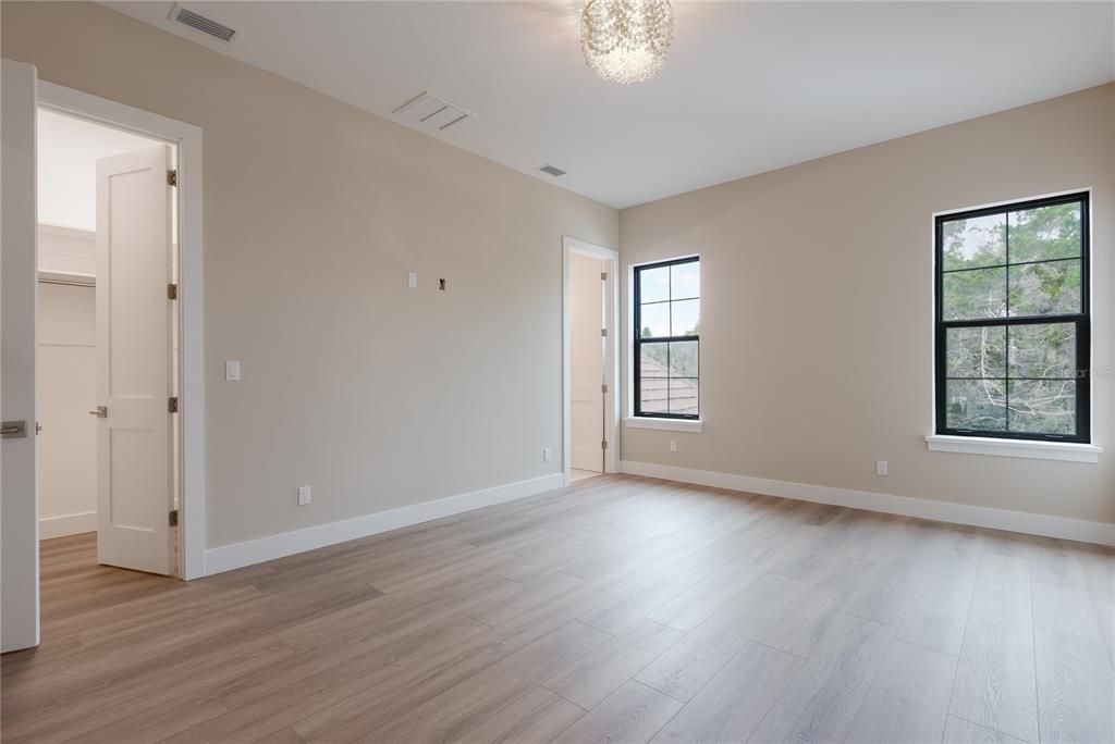 For Sale: $3,890,000 (6 beds, 6 baths, 6672 Square Feet)