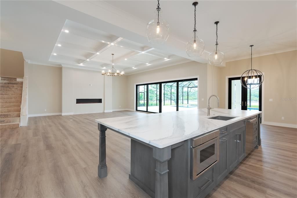 For Sale: $3,890,000 (6 beds, 6 baths, 6672 Square Feet)