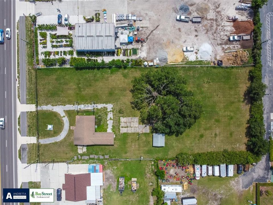 En Venta: $1,499,000 (1.30 acres)