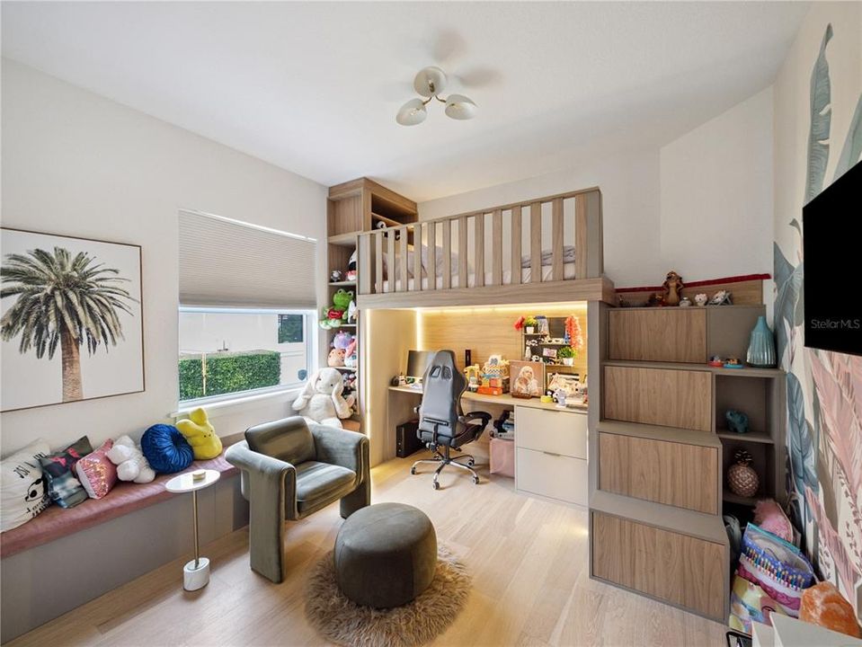 For Sale: $3,150,000 (4 beds, 4 baths, 3479 Square Feet)