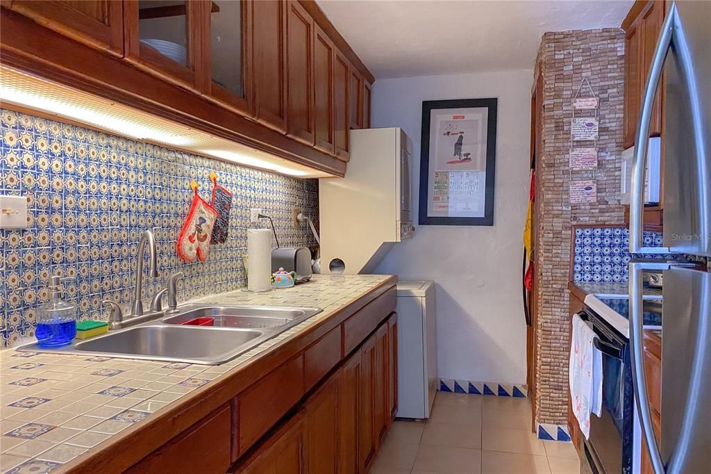 В аренду: $2,600 (2 спален, 1 ванн, 1048 Квадратных фут)