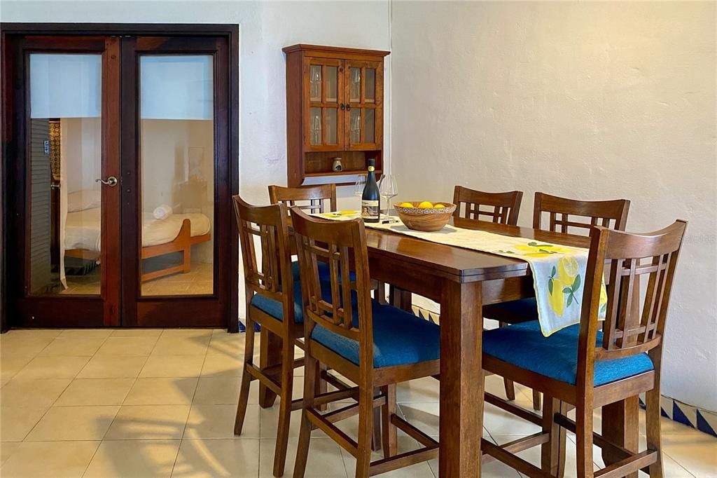 В аренду: $2,600 (2 спален, 1 ванн, 1048 Квадратных фут)