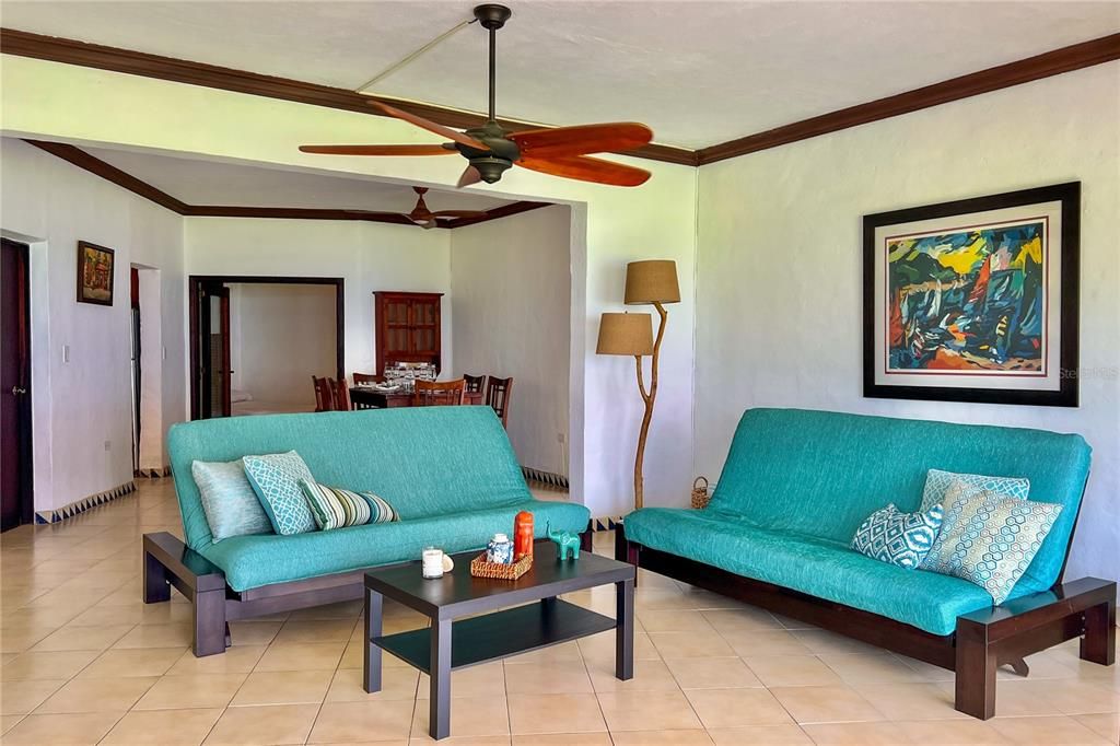 В аренду: $2,600 (2 спален, 1 ванн, 1048 Квадратных фут)