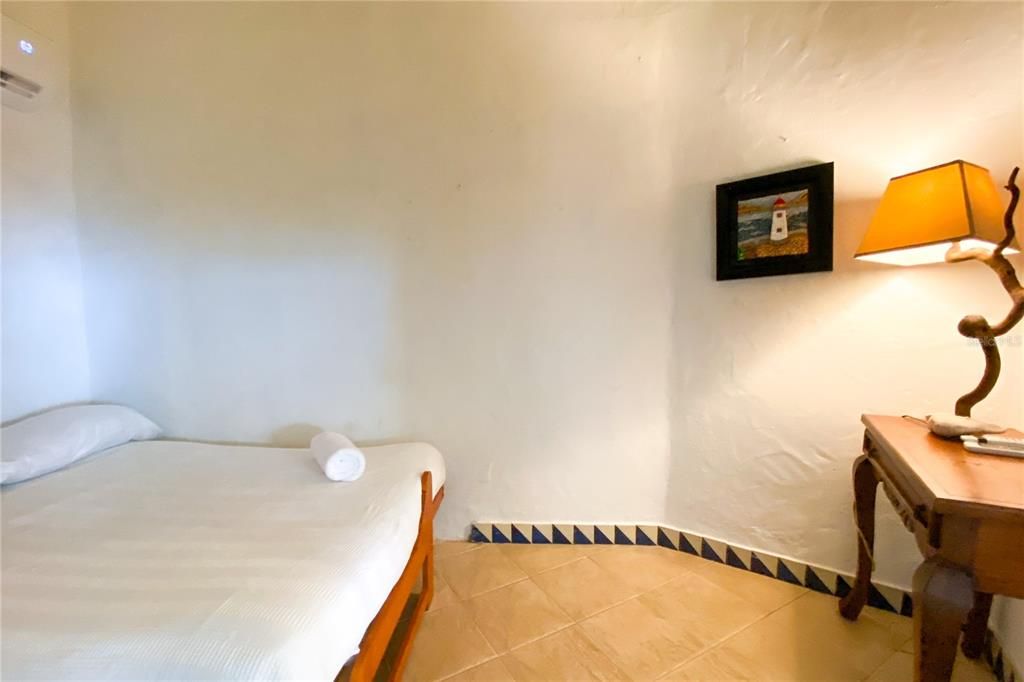 В аренду: $2,600 (2 спален, 1 ванн, 1048 Квадратных фут)