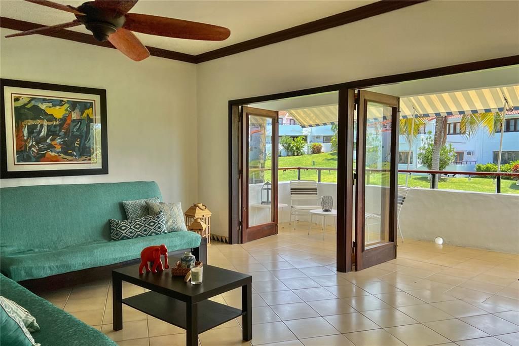 В аренду: $2,600 (2 спален, 1 ванн, 1048 Квадратных фут)