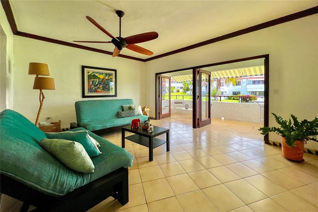 В аренду: $2,600 (2 спален, 1 ванн, 1048 Квадратных фут)