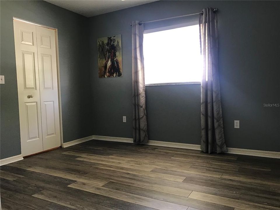 For Sale: $185,000 (2 beds, 1 baths, 943 Square Feet)