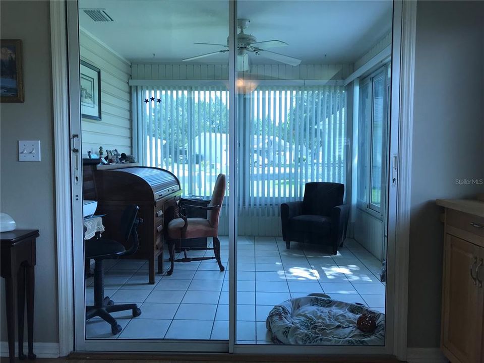 For Sale: $185,000 (2 beds, 1 baths, 943 Square Feet)