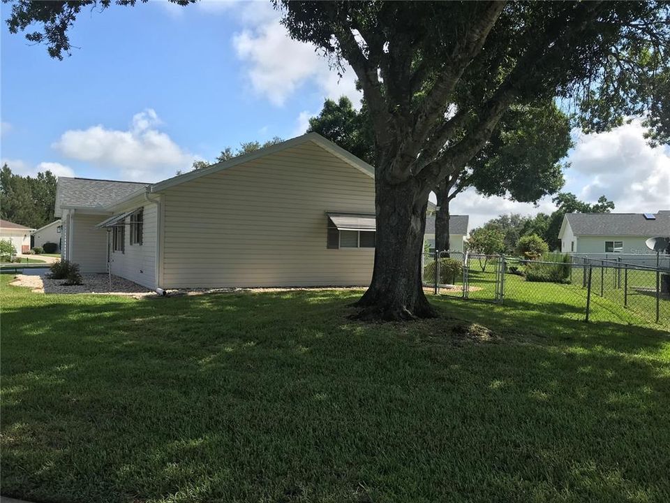 For Sale: $185,000 (2 beds, 1 baths, 943 Square Feet)