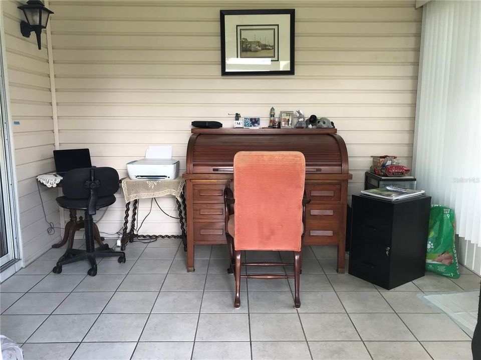 For Sale: $185,000 (2 beds, 1 baths, 943 Square Feet)