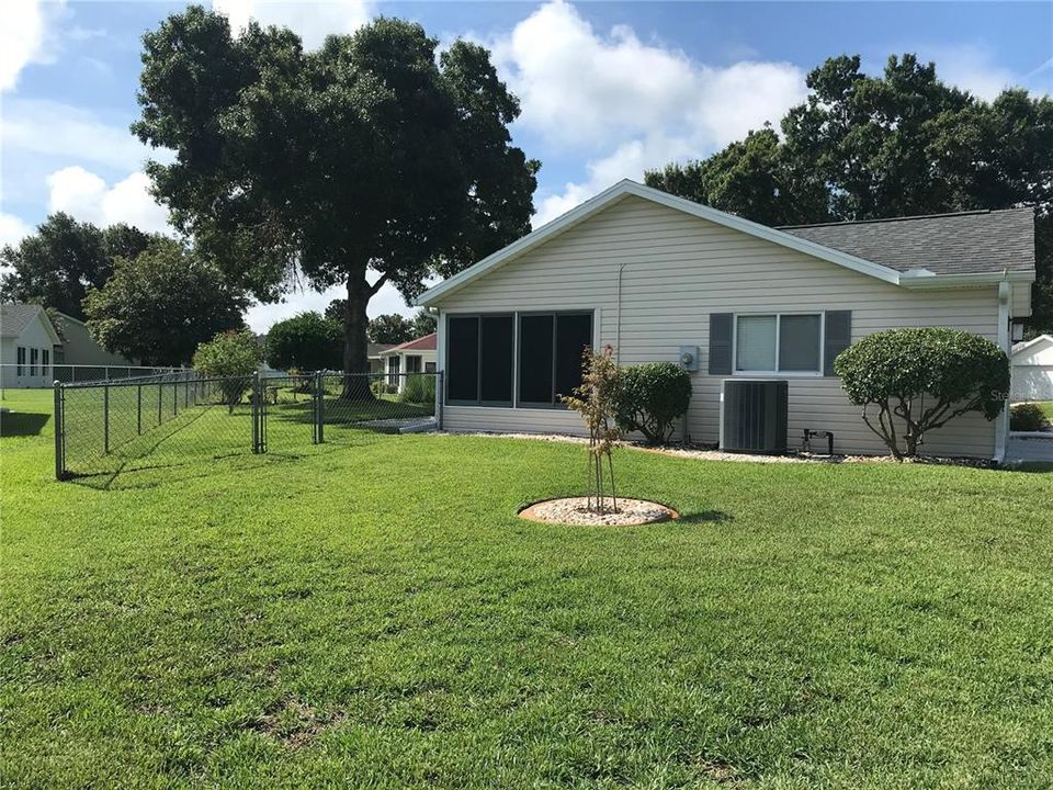 For Sale: $185,000 (2 beds, 1 baths, 943 Square Feet)