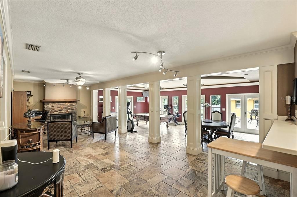 En Venta: $1,150,000 (4 camas, 3 baños, 2758 Pies cuadrados)