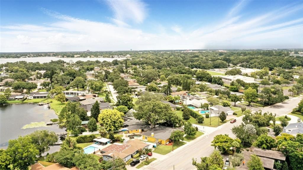 En Venta: $1,150,000 (4 camas, 3 baños, 2758 Pies cuadrados)