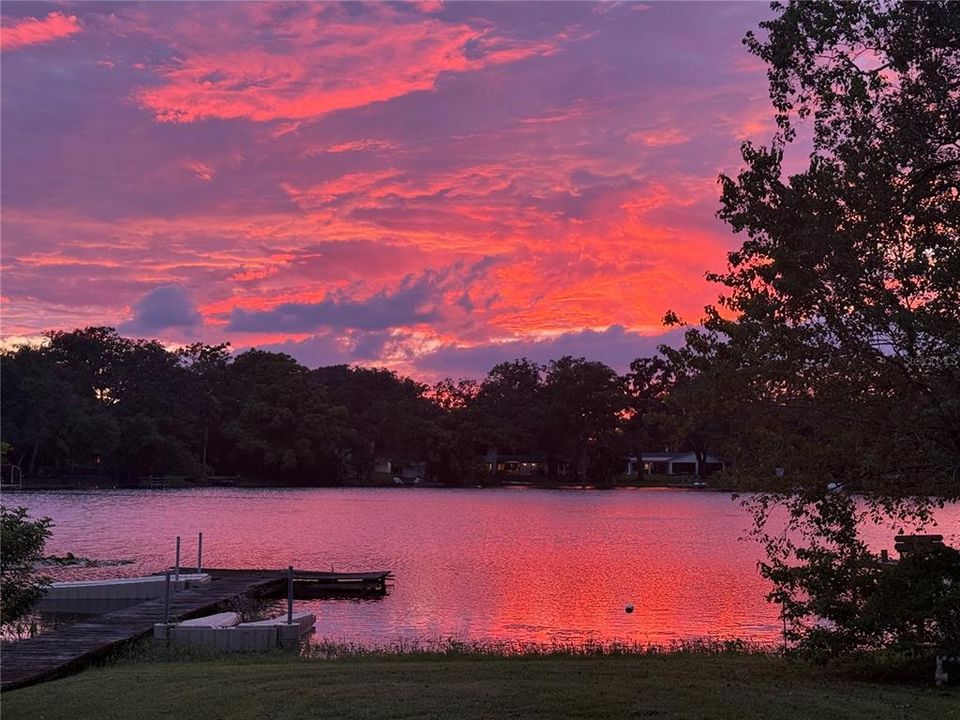 En Venta: $1,150,000 (4 camas, 3 baños, 2758 Pies cuadrados)