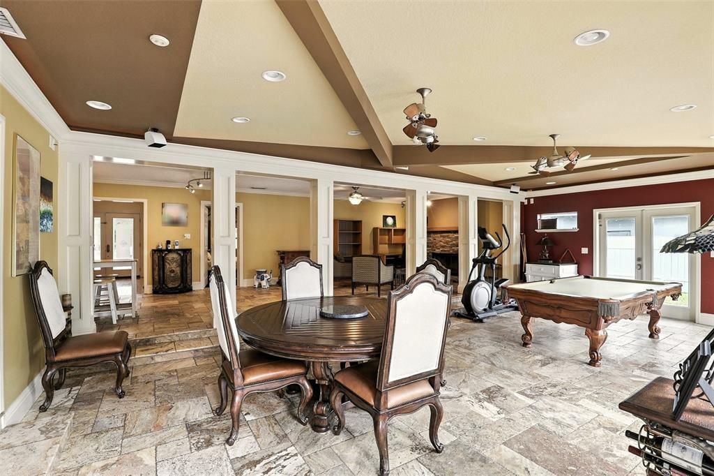 En Venta: $1,150,000 (4 camas, 3 baños, 2758 Pies cuadrados)