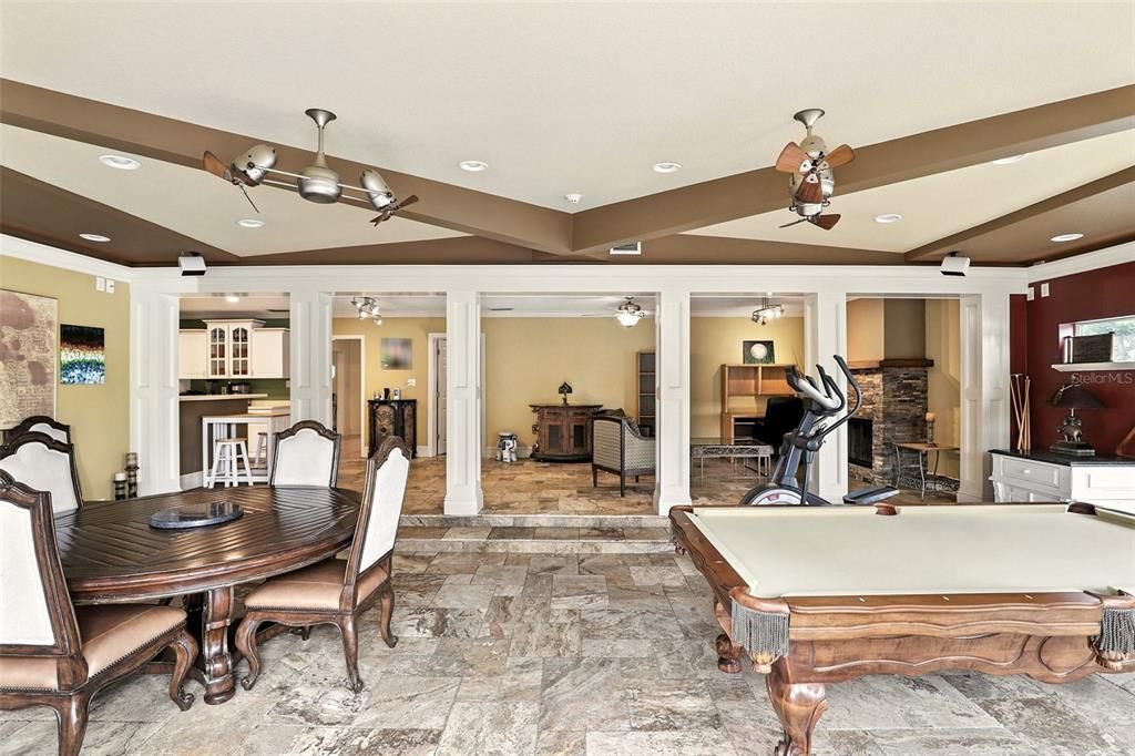 En Venta: $1,150,000 (4 camas, 3 baños, 2758 Pies cuadrados)