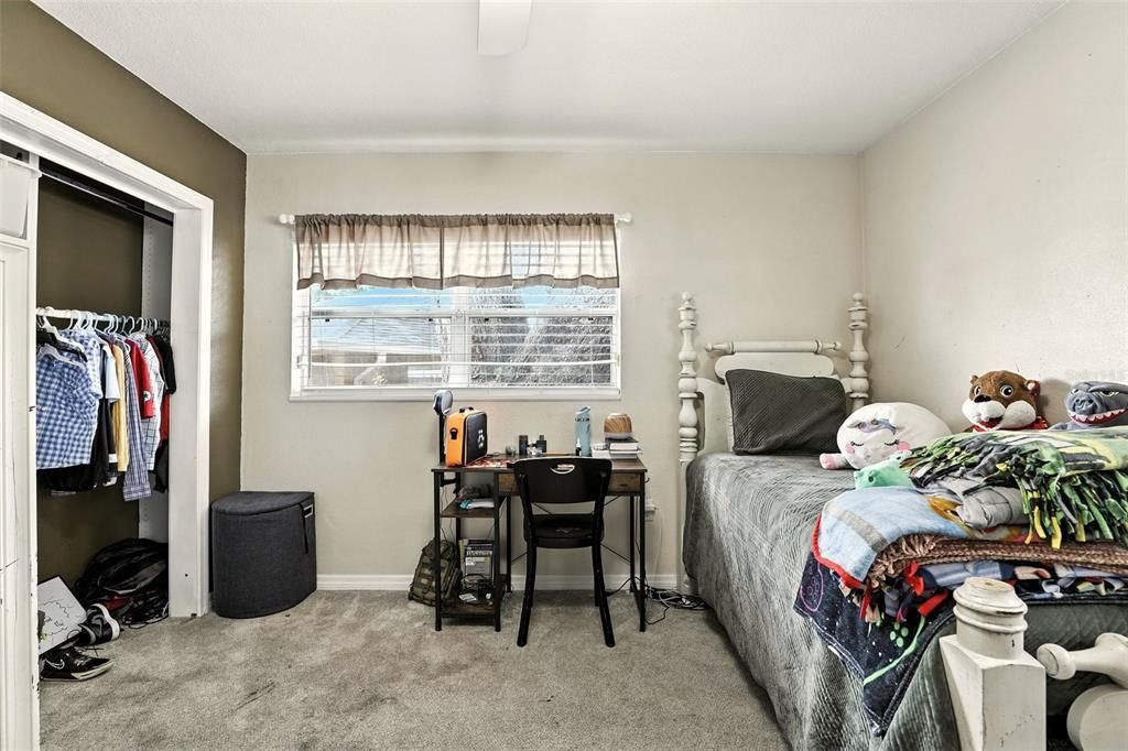 En Venta: $1,150,000 (4 camas, 3 baños, 2758 Pies cuadrados)