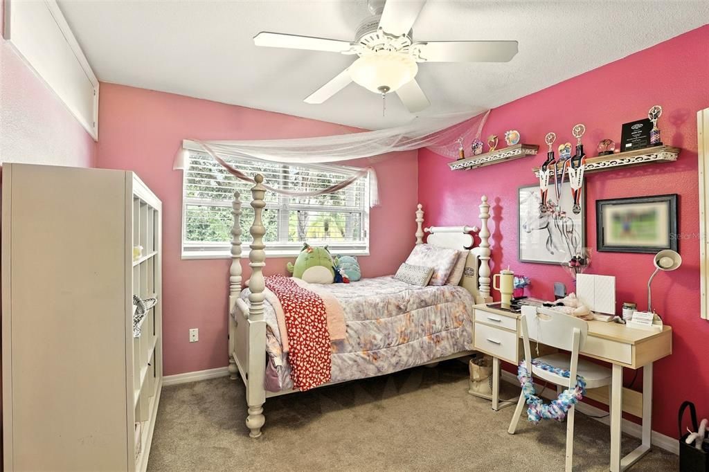 En Venta: $1,150,000 (4 camas, 3 baños, 2758 Pies cuadrados)