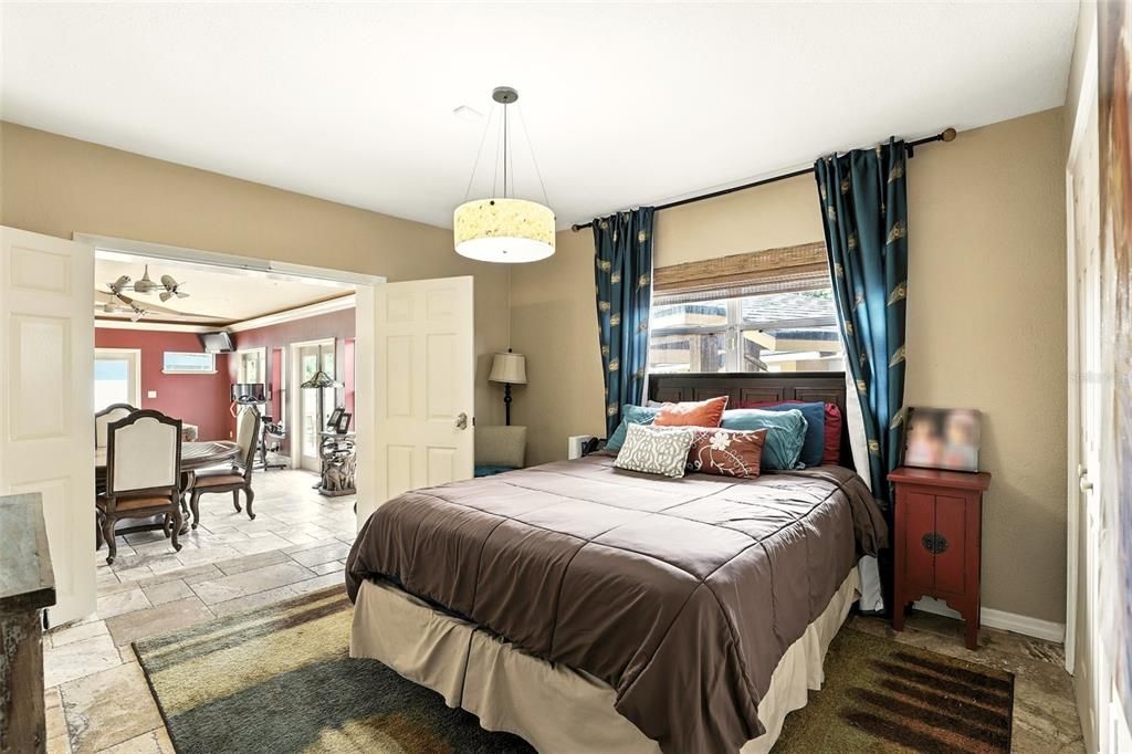 En Venta: $1,150,000 (4 camas, 3 baños, 2758 Pies cuadrados)